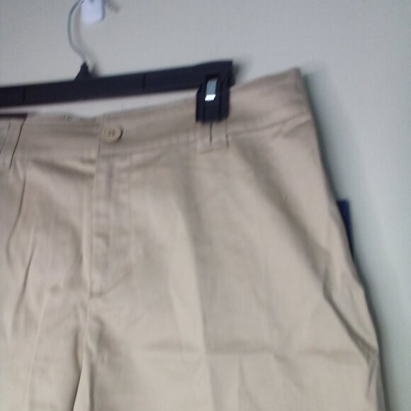 Villager Liz Claiborne Shorts Women 6 Casual Chino Roll Hem Tan - Picture 4 of 14